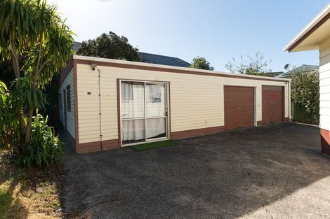 Photo of property in 5 Edgware Road, West Harbour, Auckland, 0618
