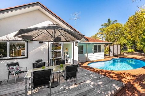 Photo of property in 175 Chelsea View Drive, Chatswood, Auckland, 0626