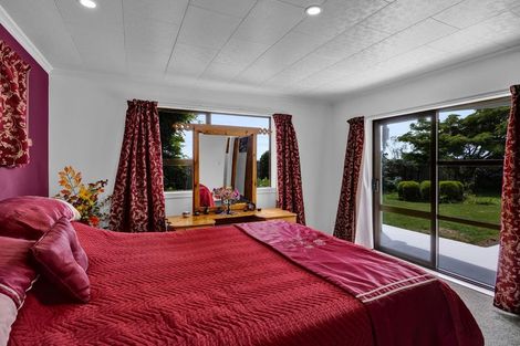 Photo of property in 244 Maata Road, Eltham, 4398