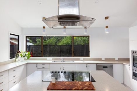 Photo of property in 3 Oak Avenue, Paremata, Porirua, 5024