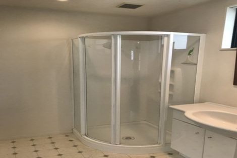 Photo of property in 1/2 Malcolm Lane, Thorndon, Wellington, 6011