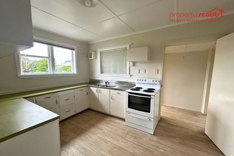 Photo of property in 1/12 Holiday Road, Stanmore Bay, Whangaparaoa, 0932