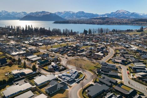 Photo of property in 40 Kelliher Drive, Wanaka, 9305