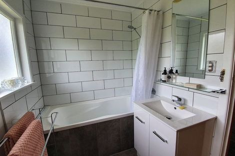 Photo of property in 817 Lawrence Street, Akina, Hastings, 4122