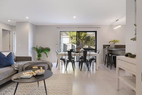 Photo of property in 11 Ballintoy Park Drive, Welcome Bay, Tauranga, 3175