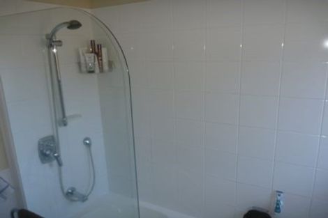 Photo of property in 22 Catrina Avenue, Birkenhead, Auckland, 0626