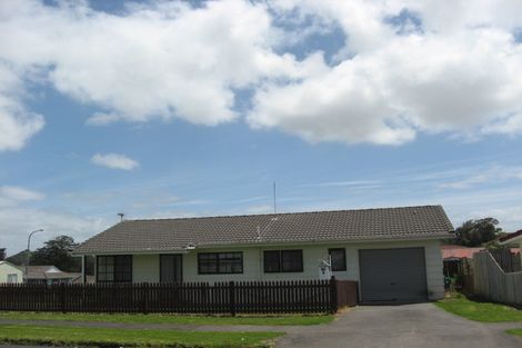 Photo of property in 15 Finlayson Avenue, Clendon Park, Auckland, 2103