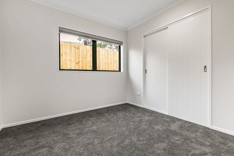 Photo of property in 84 Godley Road, Green Bay, Auckland, 0604
