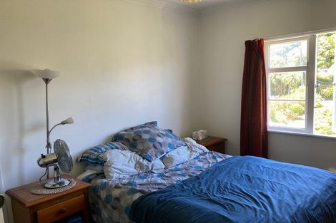Photo of property in 7 Bassett Road, Johnsonville, Wellington, 6037