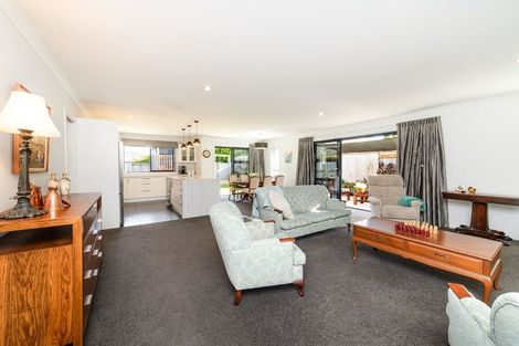 Photo of property in 44 Chestnut Close, Kelvin Grove, Palmerston North, 4414