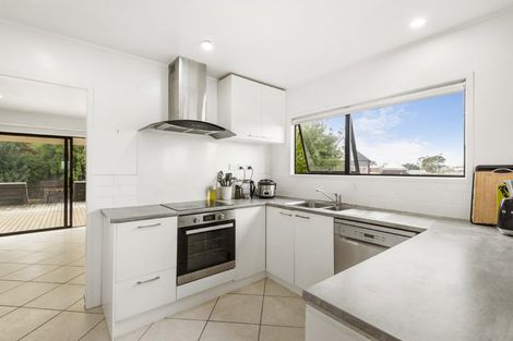Photo of property in 3 Trevone Place, Forrest Hill, Auckland, 0620