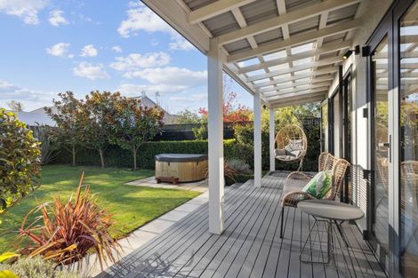 Photo of property in 19 Weston Road, St Albans, Christchurch, 8052