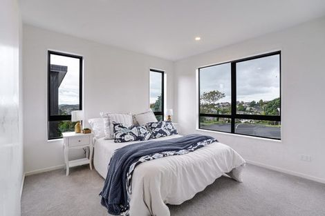 Photo of property in 4a Unsworth Drive, Unsworth Heights, Auckland, 0632