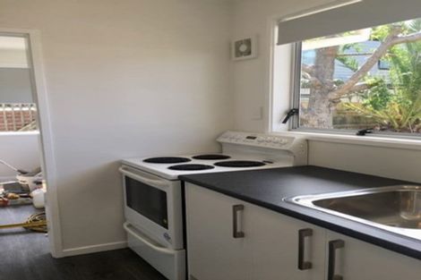 Photo of property in 135 Sunnynook Road, Forrest Hill, Auckland, 0620