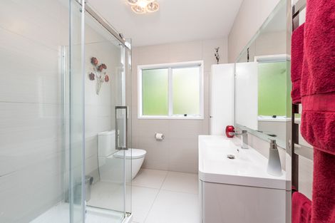 Photo of property in 23b Woodfern Crescent, Titirangi, Auckland, 0604