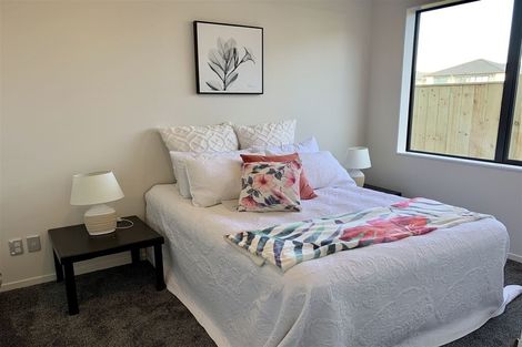 Photo of property in 11 Bunbeg Crescent, Flat Bush, Auckland, 2019