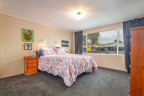 Photo of property in 22 Motuoapa Place, Kelvin Grove, Palmerston North, 4414