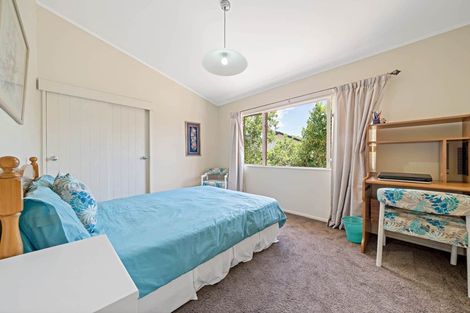 Photo of property in 5 Woodbank Drive, Glen Eden, Auckland, 0602