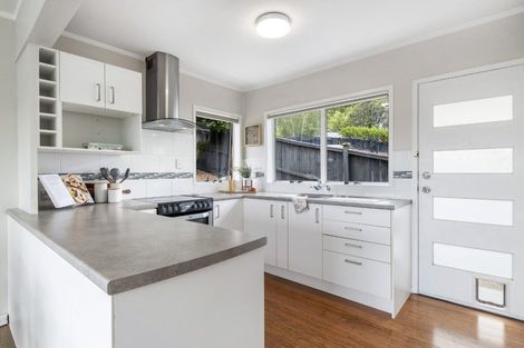 Photo of property in 1/30 Acacia Road, Torbay, Auckland, 0632