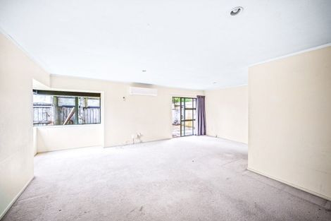 Photo of property in 9a Karamu Street, Te Atatu Peninsula, Auckland, 0610