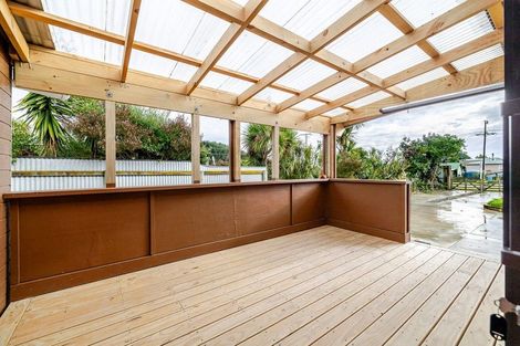 Photo of property in 71 Punga Street, Tangimoana, 4822