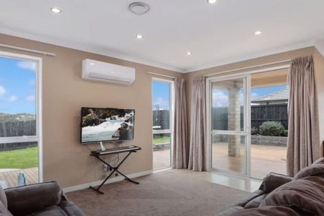 Photo of property in 95 Parkhaven Drive, Rosehill, Papakura, 2113