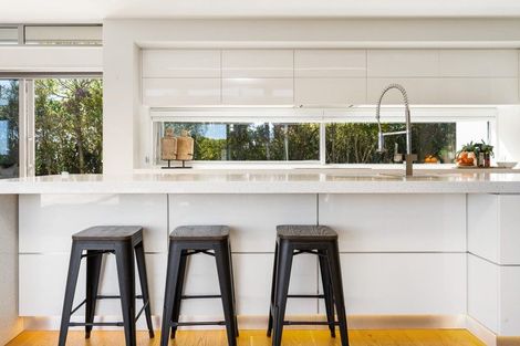 Photo of property in 2 Aglaia Place, Cracroft, Christchurch, 8022