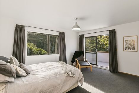 Photo of property in 16 Ramphal Terrace, Khandallah, Wellington, 6035