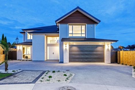 Photo of property in 9 Caldwell Place, Pinehill, Auckland, 0632