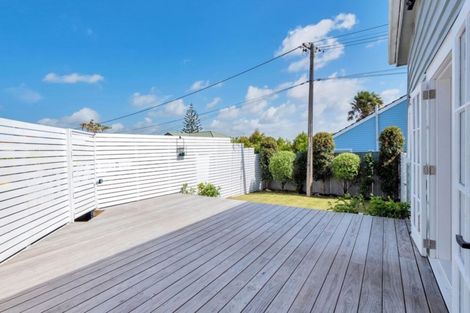Photo of property in 1/80 Birkenhead Avenue, Birkenhead, Auckland, 0626