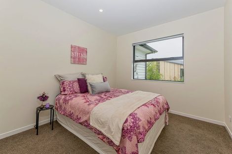 Photo of property in 4 Vintry Drive, Kumeu, 0810
