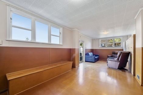 Photo of property in 33 Dowling Grove, Silverstream, Upper Hutt, 5019