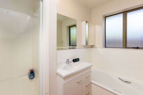 Photo of property in 1/69 Bowenvale Avenue, Cashmere, Christchurch, 8022