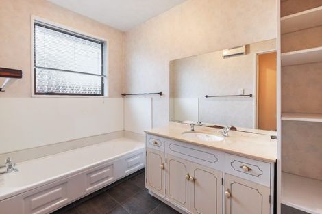 Photo of property in 12 Te Maru Place, Redwood, Christchurch, 8051