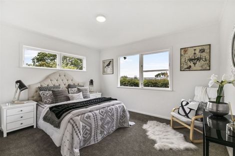 Photo of property in 14 Taupo Street, Green Bay, Auckland, 0604