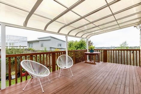 Photo of property in 2/555 Glenfield Road, Glenfield, Auckland, 0629
