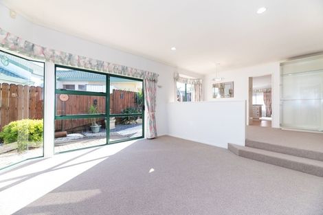 Photo of property in 30 Limerick Place, Dannemora, Auckland, 2016