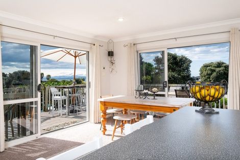 Photo of property in 6 Wellwood Terrace, Te Awanga, 4102