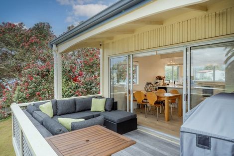Photo of property in 19 Hicks Place, Cooks Beach, Whitianga, 3591