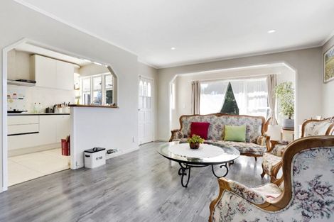 Photo of property in 1 Gamble Way, Massey, 0614