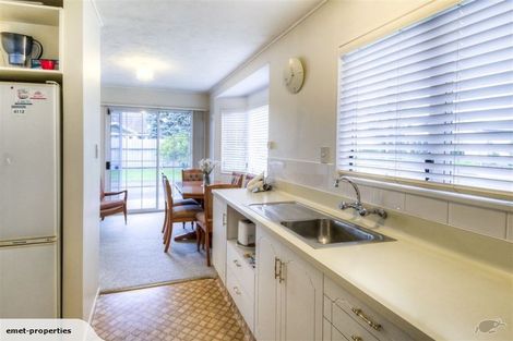 Photo of property in 16 Lannie Place, Greenmeadows, Napier, 4112