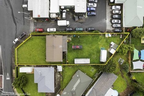 Photo of property in 2 Kirton Crescent, Manurewa, Auckland, 2102