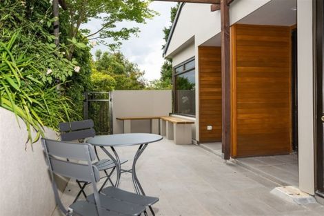 Photo of property in 10 Nehru Place, Cashmere, Christchurch, 8022