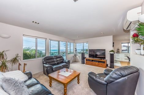 Photo of property in 515 Whangaparaoa Road, Stanmore Bay, Whangaparaoa, 0932