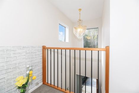 Photo of property in 10a Beeche Place, Birkdale, Auckland, 0626