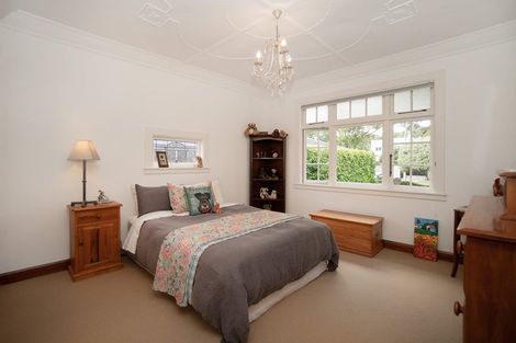 Photo of property in 37 Manapouri Crescent, Hokowhitu, Palmerston North, 4410