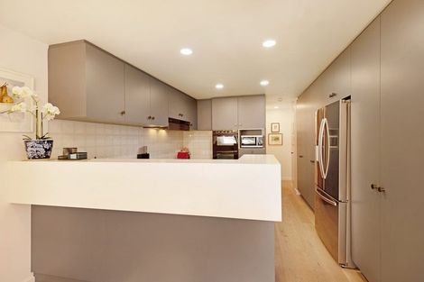 Photo of property in 2/328 Oriental Parade, Oriental Bay, Wellington, 6011