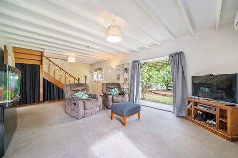 Photo of property in 11 Forest Road, Pinehaven, Upper Hutt, 5019