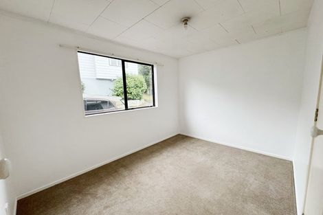 Photo of property in 1/14 Thalia Place, Totara Vale, Auckland, 0629