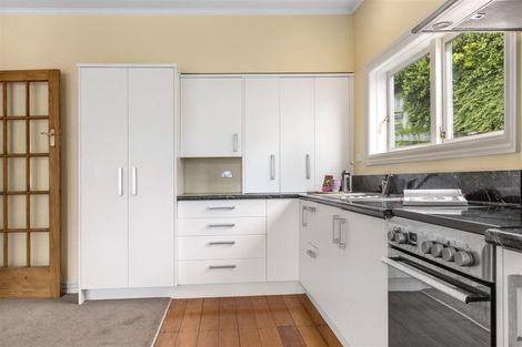 Photo of property in 102 Wexford Road, Miramar, Wellington, 6022